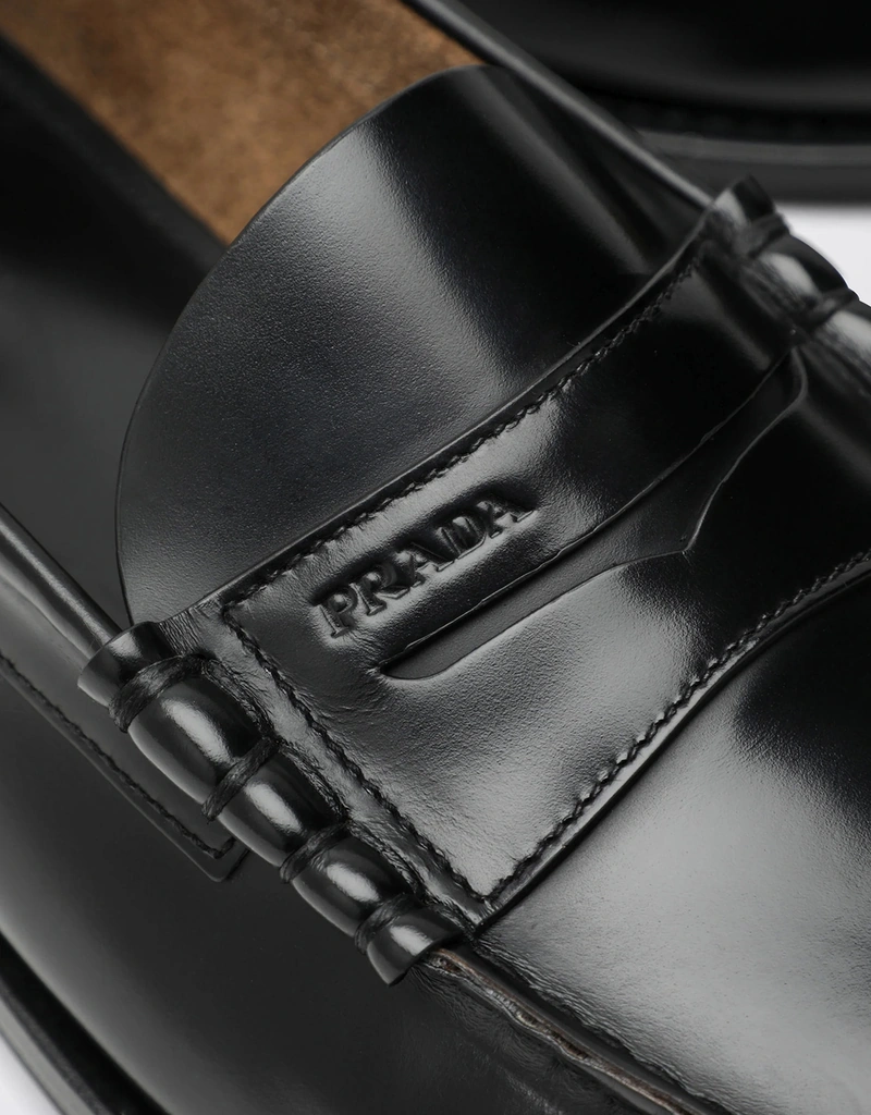 Prada ブラッシュドレザー ローファー (すべての新品) IFCHIC.COM