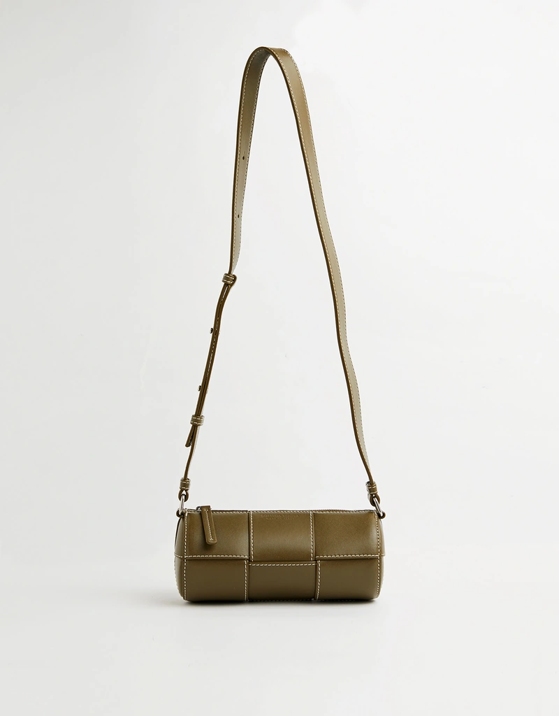 Bottega Veneta カネッテスモールイントレッチオカーフスキーレザー
