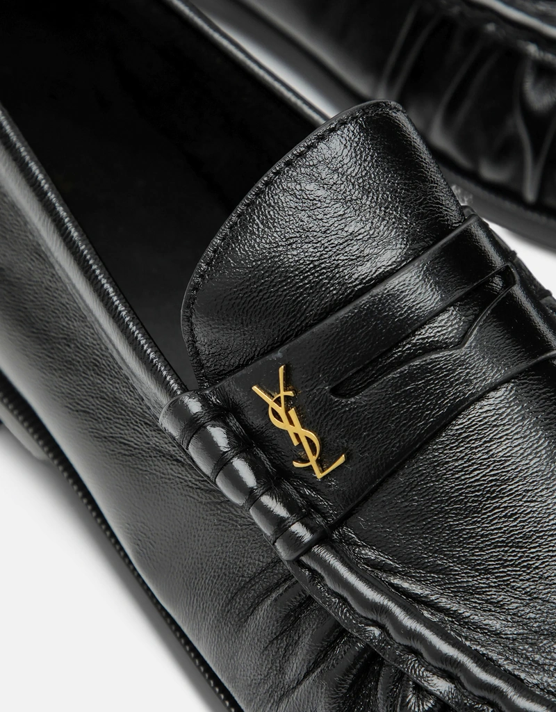 Saint Laurent Le Loafer ソフト パテントレザー ローファー (すべての