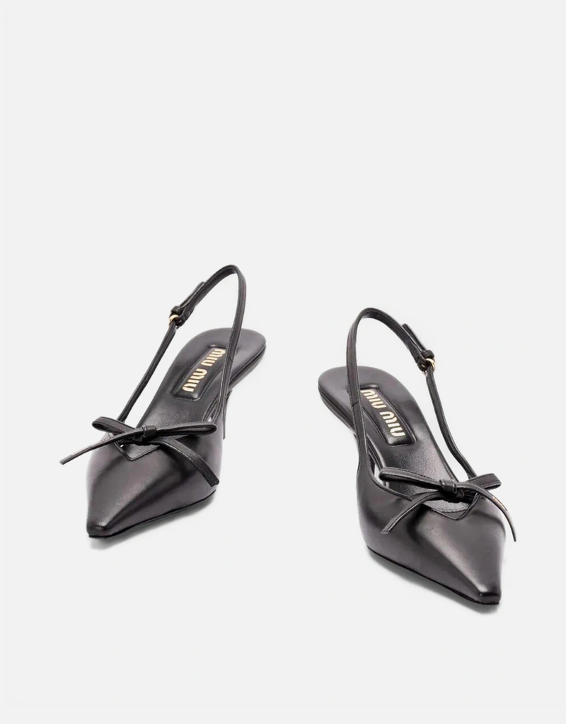 MIU MIU ブラック スリングバックパンプス　37サイズ Miu Miu ボウラムスキンスリングバックパンプス (すべての新品) IFCHIC.COM