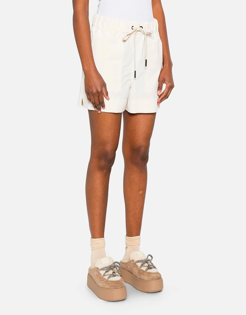 Moncler Grenoble ショーツ (すべての新品) IFCHIC.COM