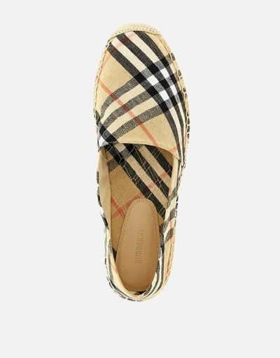 Burberry シューズ 新作・セール | IFCHIC ジャパン公式サイト