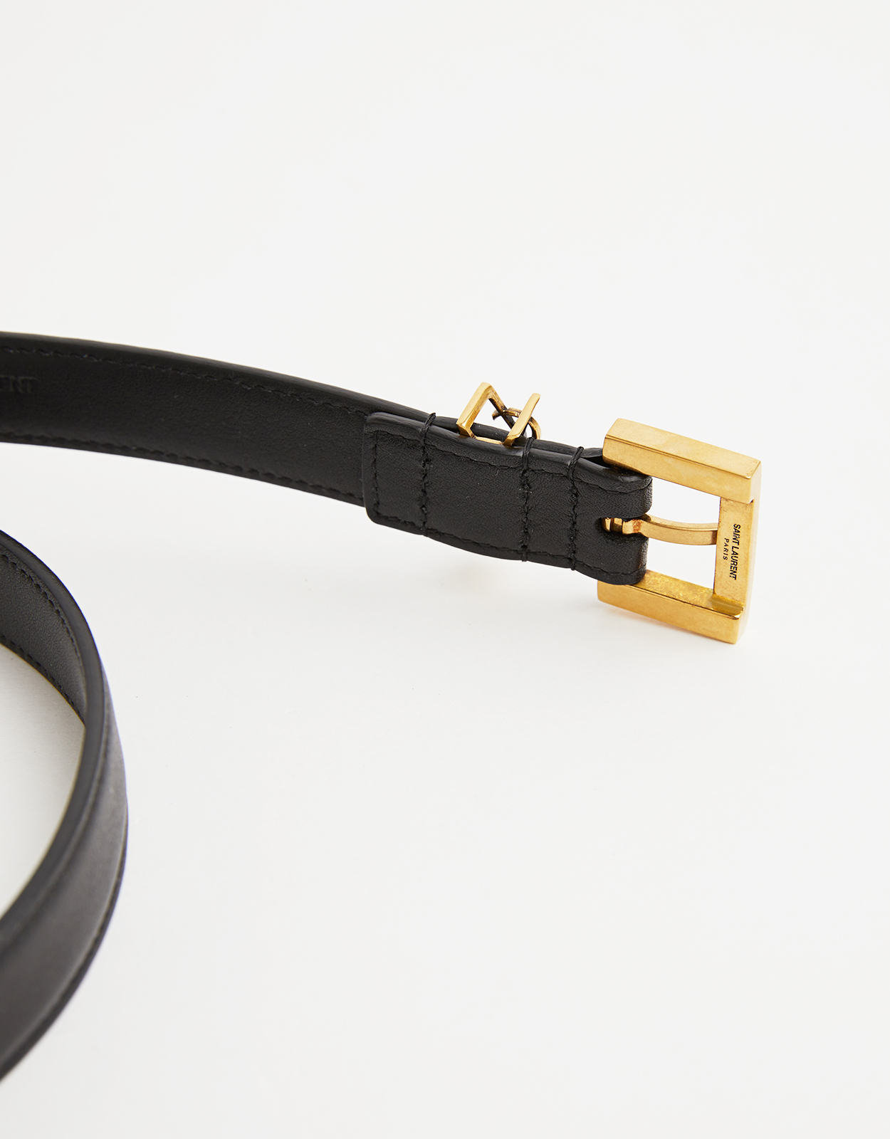 Saint Laurent カサンドルスムースレザー薄型ベルト (すべての新品