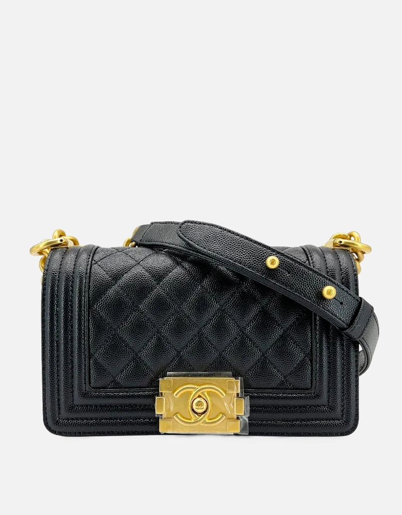 Chanel Boy 型押しレザー ダブルC フラップ ショルダーバッグ