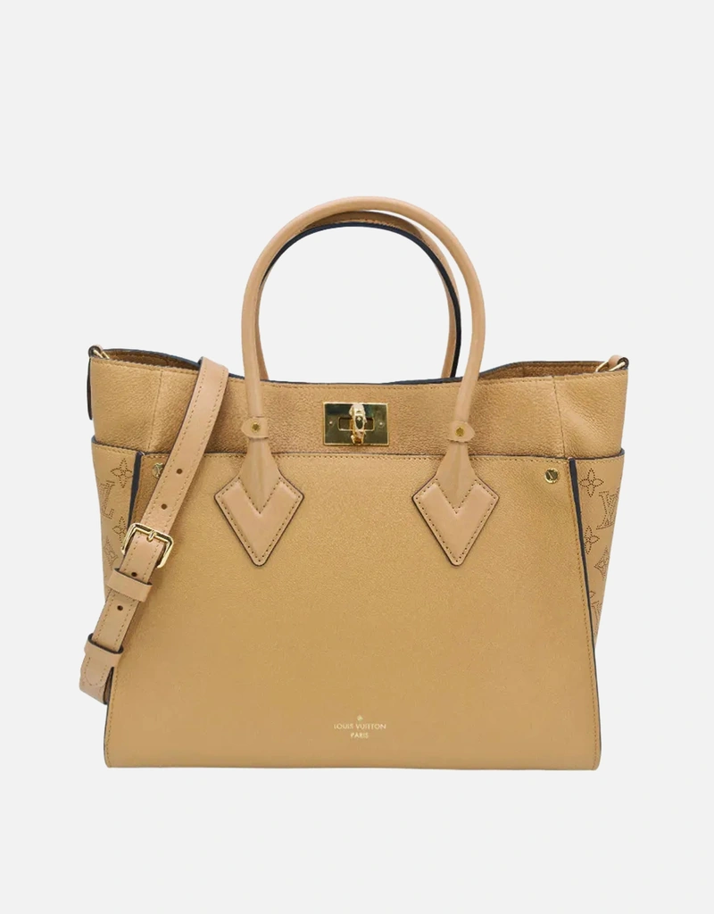 Louis Vuitton On My Side Gm カーフレザー ターンロック バッグ