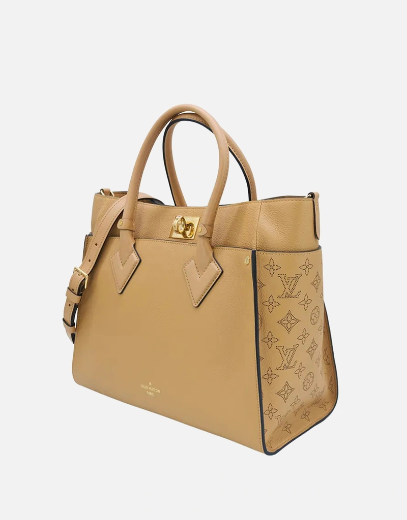 Louis Vuitton On My Side Gm カーフレザー ターンロック バッグ