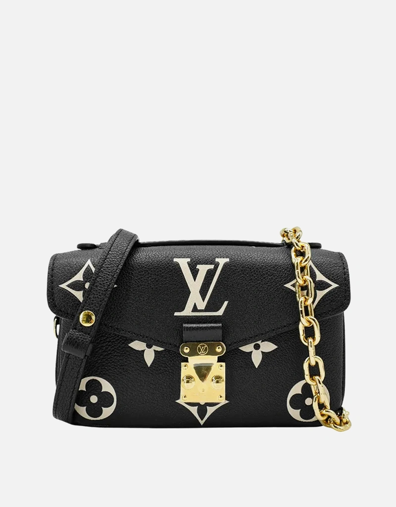 Louis Vuitton Pochette Métis East West エンボスカウハイド