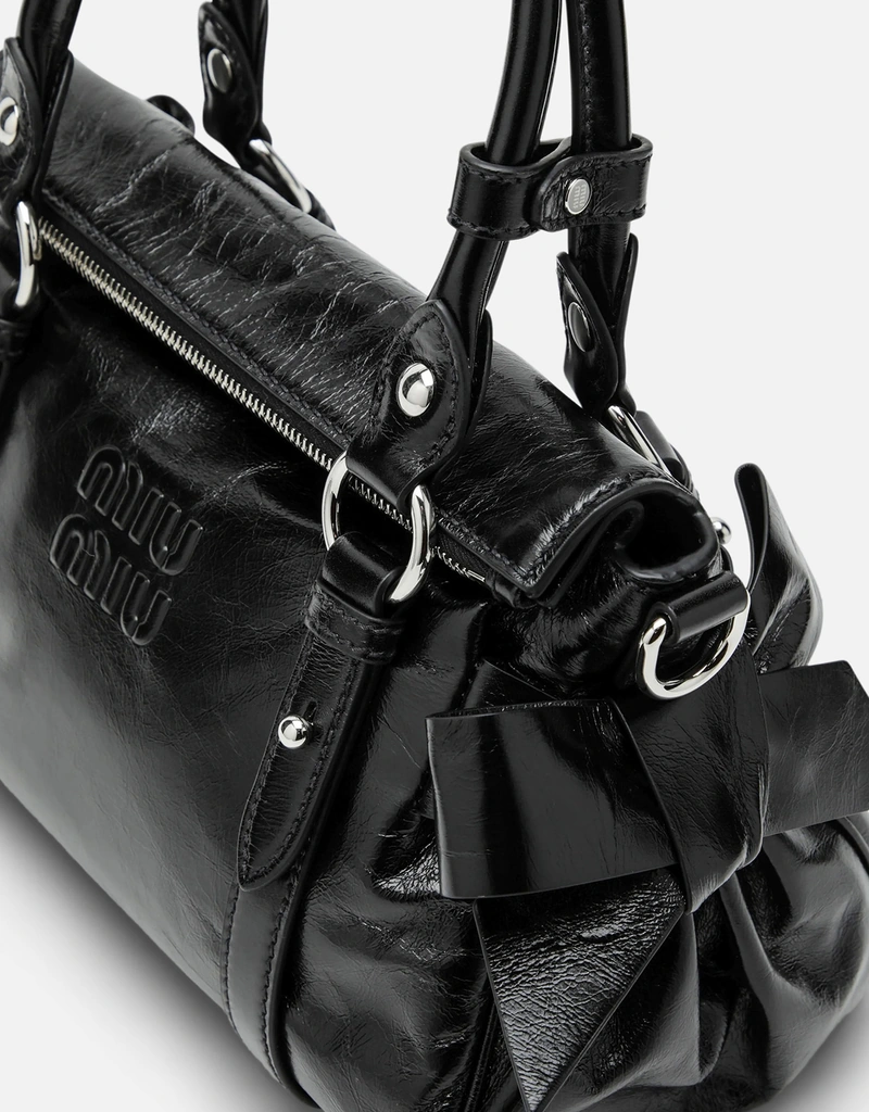Miu Miu ミディアム グロッシーレザー トップハンドルバッグ (トップス