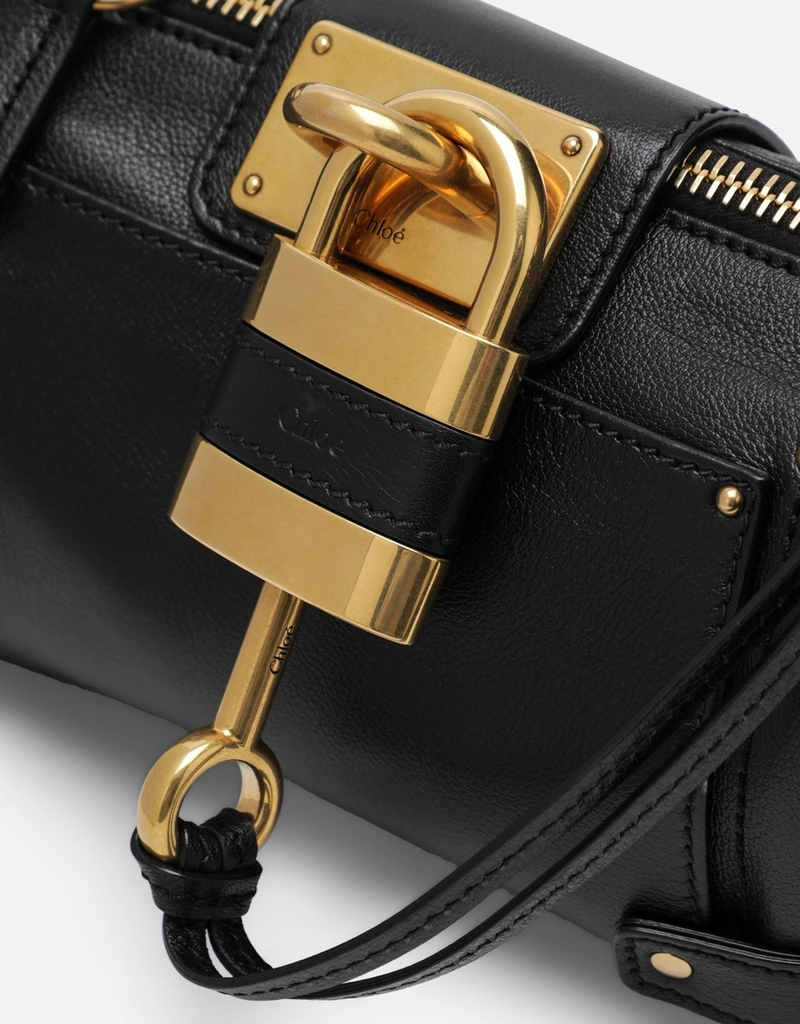 Chloé スモールパディントン グレインドバッファローレザーチェーン