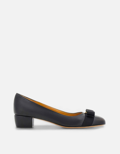 Salvatore Ferragamo ナッパレザー バラ パンプス (すべての新品