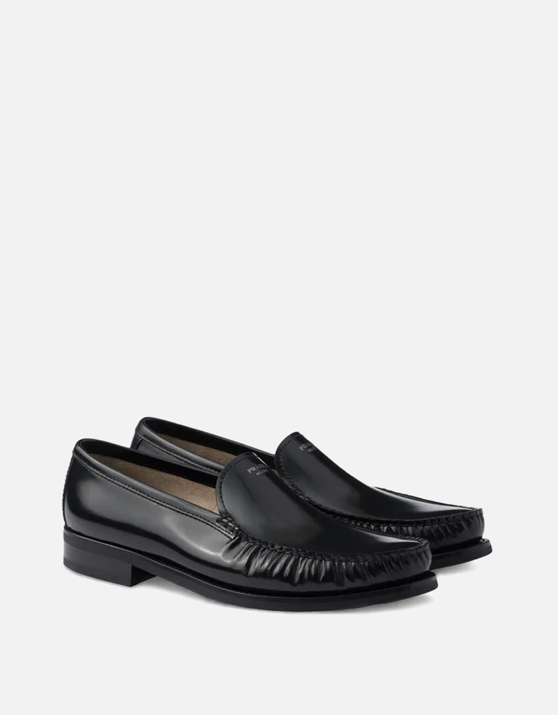 Prada メンズ ブラッシュドカーフレザー ローファー (ローファー